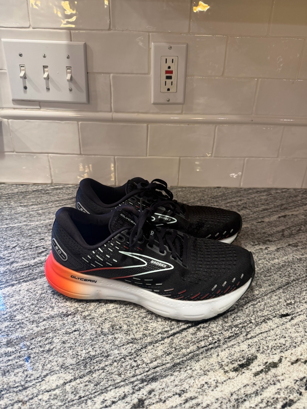 Women’s Brooks Glycerin 20 Size 9.5